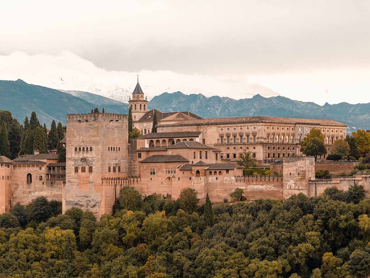 An extreme wine tour in the mountains of Granada